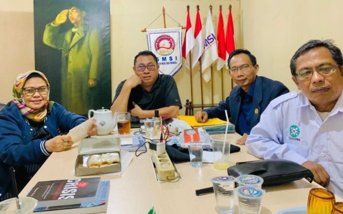Tim Formatur Rampungkan Kepengurusan SMSI 2024-2029 Tim formatur yang diketuai Firdaus merampungkan kepengurusan SMSI Pusat periode 2024-2029. Foto: HO for Komparatif.ID.
