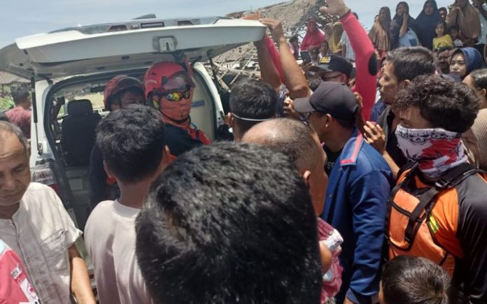 Sulaiman Ibrahim Sulaiman Ditemukan Tak Bernyawa di Perairan Trienggadeng Nelayan Trienggadeng Sulaiman Ibrahim yang dilaporkan hilang ditemukan meninggal dunia. Foto: HO for Komparatif.ID.