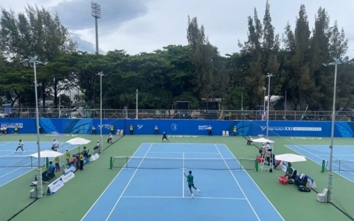 Venue Tenis PON XXI Dipindah Akibat Cuaca Buruk Venue pertandingan PON XXI dipindahkan akibat cuaca buruk. Foto: MC PON Aceh.