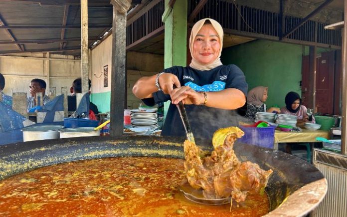 Kuah Beulangong Rabu di Pasar Sibreh: Menikmati Kuah Beulangong yang Kaya Rasa & Tradisi