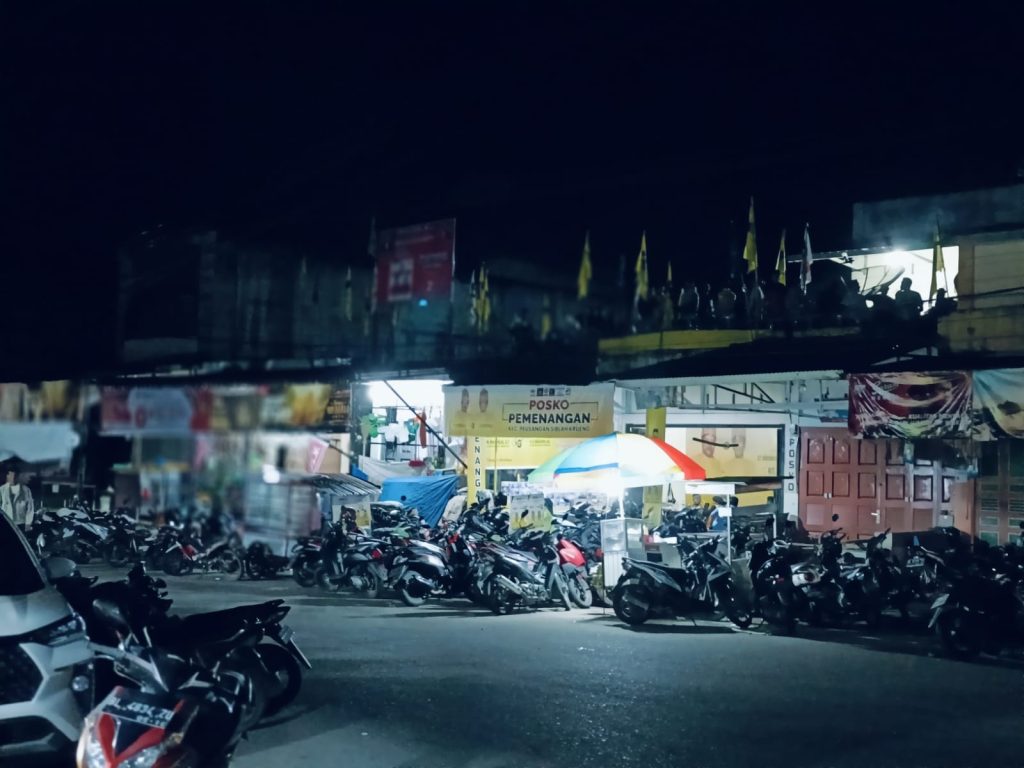 Salah satu sudut pasar Lueng Daneun, Kecamatan Peusangan Siblah Krueng, Bireuen. Foto: Komparatif.ID/Muhajir Juli.