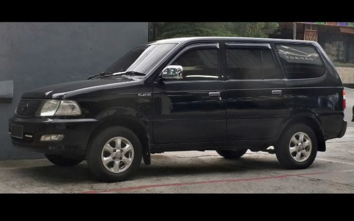 Toyota Kijang LGX 2002: Ikon Keluarga Indonesia yang Tetap Relevan Toyota Kijang LGX 2002. Foto: wikimedia commons.