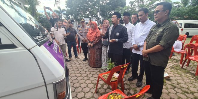 Klinik Kesehatan Hewan Aceh Aceh Luncurkan Klinik Kesehatan Hewan Keliling Peluncuran Klinik Kesehatan Hewan dan Dokter Hewan Masuk Gampong Dinas Peternakan Aceh, di Gampong Geuceu Komplek, Banda Aceh, Jumat (6/12/2024). Foto: HO for Komparatif.ID.