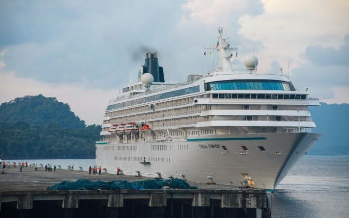 Kapal Pesiar Sabang Sabang Sambut Crystal Symphony, Pariwisata Pulau Weh Kian Mendunia Kapal pesiar MS. Crystal Symphony bersandar di Dermaga CT3 BPKS Sabang, Rabu (15/1/2025). Kapal berbendera Bahamas ini berlayar dari Colombo, Sri Lanka. Foto: HO for Komparatif.ID.