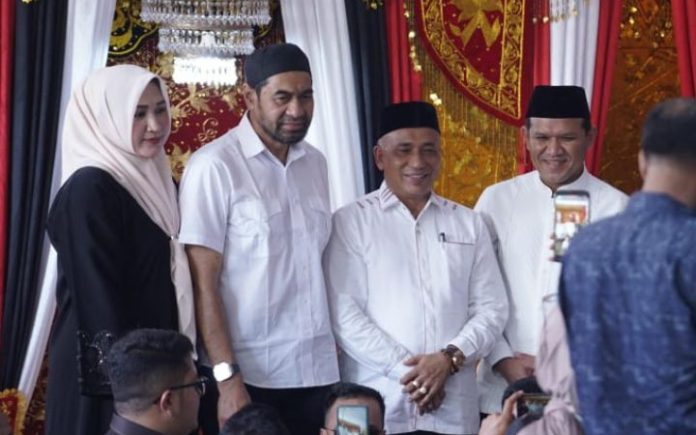 Mualem Beri Apresiasi, "Abang Samalanga Bek Syeh-syoh, Pohon Tinggi Kerap Diterpa Badai"