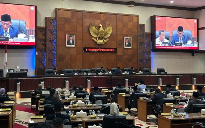 Ini Susunan Anggota Pansus Minerba dan Migas DPRA Pansus Bertugas Hingga Juli 2025 Kemendagri Setujui Usulan Penambahan Komisi DPR Aceh DPRA Bentuk Tim Revisi UUPA, Minta Kewenangan Lebih Besar DPRA Tetapkan Rancangan Perubahan UU Pemerintah Aceh