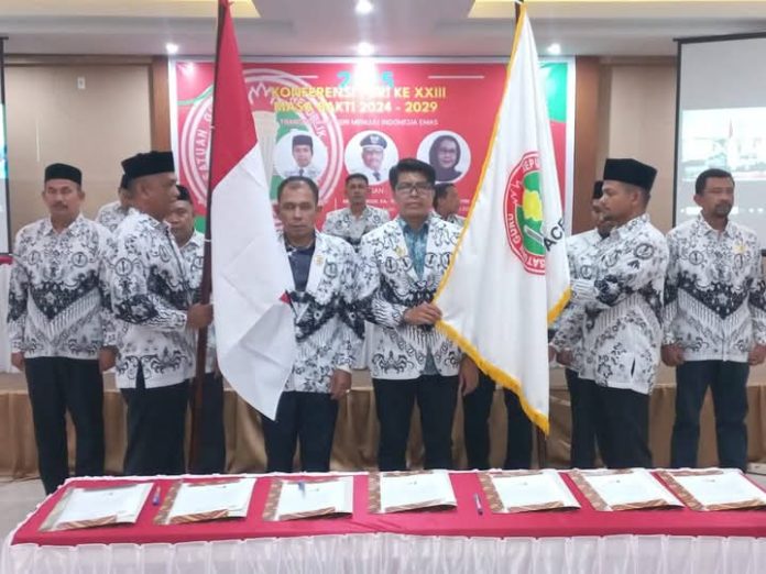 Almunzir Kembali Terpilih Pimpin PGRI Aceh 2024-2029