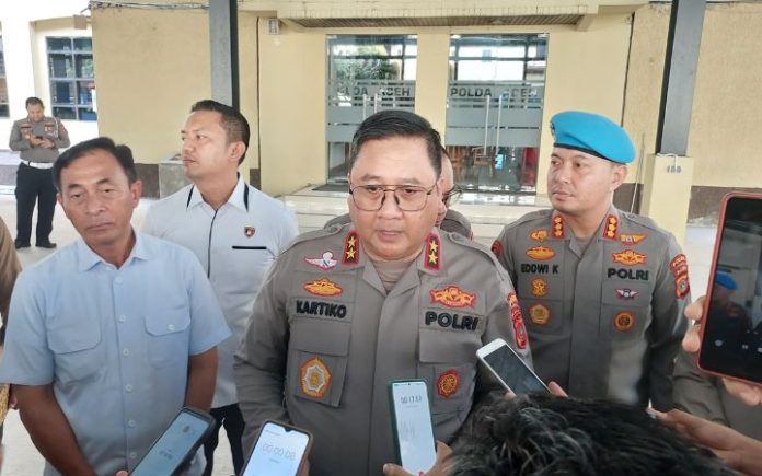 Polda Aceh Bagikan 1000 Paket Daging Meugang & 2450 Paket Sembako Polri-TNI Salurkan 161.411 Paket Bansos Jelang Ramadan Kapolda Aceh Irjen Pol. Achmad Kartiko. Foto: Komparatif.ID/Rizki Aulia Ramadan.