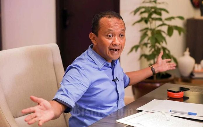 Menteri ESDM Sebut Blending BBM Tidak Langgar Aturan Menteri Energi dan Sumber Daya Mineral (ESDM) Bahlil Lahadalia. Foto: Bisnis.