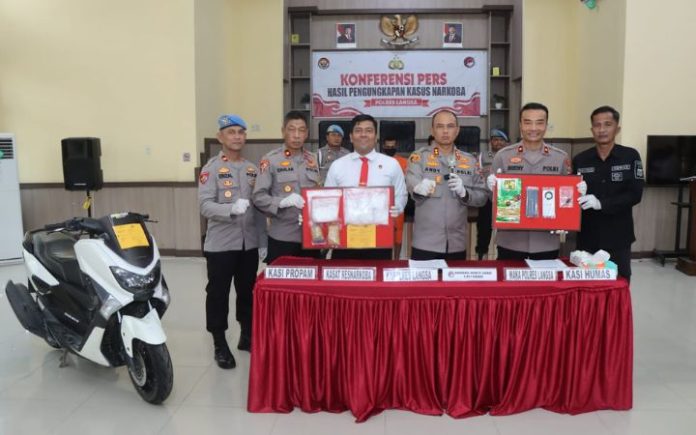 Kubur Sabu di Kandang Bebek, 2 Kurir Dibekuk Polisi di Langsa