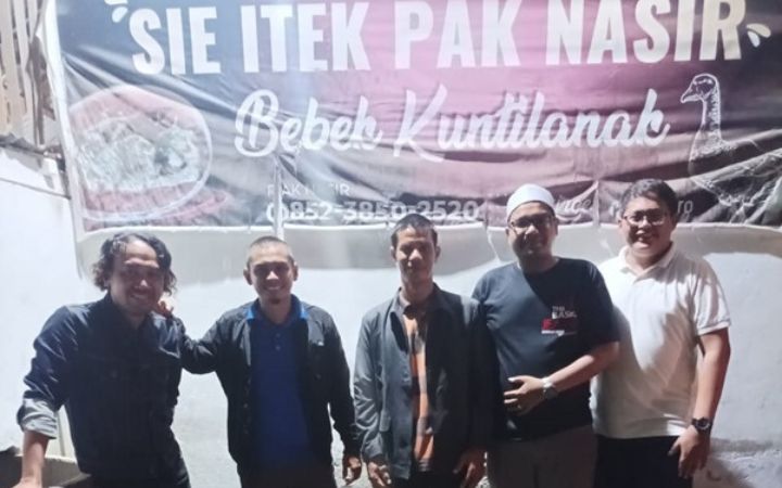 Berburu Sie Itek KuntilanakMisteri di Balik Lezatnya “Bebek Kuntilanak”