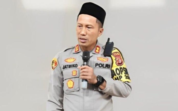 AKBP Jatmiko Dicopot Dari Kapolres Bireuen Kapolri copot AKBP Jatmiko dari jabatan sebagai Kapolres Bireuen. Foto: HO for Komparatif.ID.