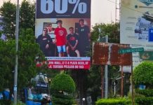 Ulama Soroti Pengguna Celana Pendek Semakin Marak di Banda Aceh Promosi celana pendek untuk dewasa oleh sebuah supermarket di Banda Aceh.