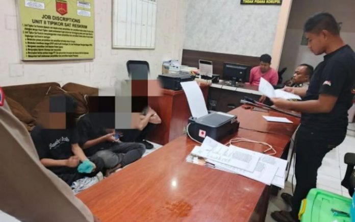 Katana Hendak Tawuran, 3 Remaja Bersenjata Katana Diamankan di Blang Padang