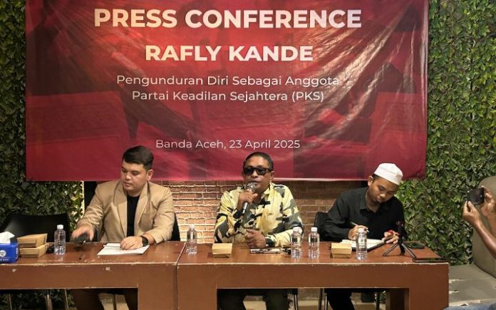 Rafly Kande Mundur dari PKS: Rafly: Saya Asing di Rumah Sendiri