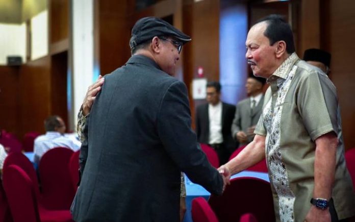 Rusli Bintang Rusli Bintang Jamin Anak-anak Wahidin Sekolah hingga Perguruan Tinggi