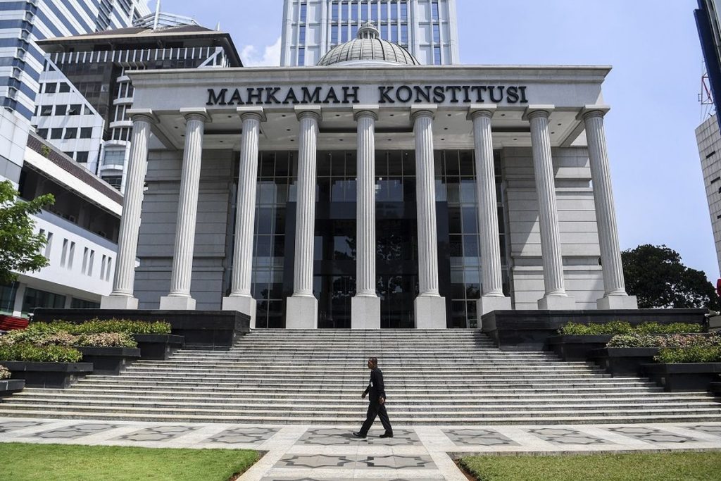 uu ite pasal karet mahkamah konstitusi MK Perintahkan Pendidikan Dasar di Swasta Gratis, Dikdasmen: Akan Kita Kaji MK Putuskan Pemilu Nasional & Daerah Dipisah, Jarak Maksimal 2,5 Tahun Gugatan Ditolak, MK: Masa Jabatan Keuchik Tetap 6 Tahun