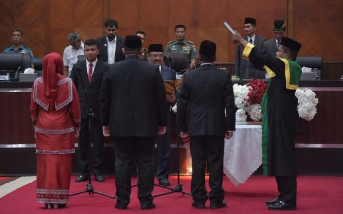 Mualem Bunda Salma Mualem Hadiri Pelantikan Bunda Salma