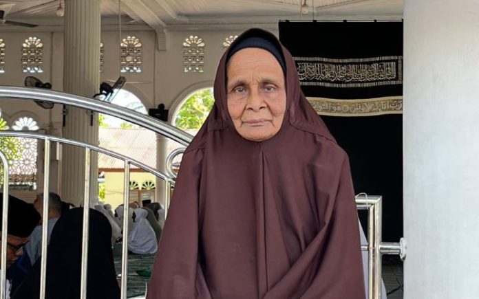 Tabung Untung Meukat Kue, Nek Ti Bisa Berangkat Haji