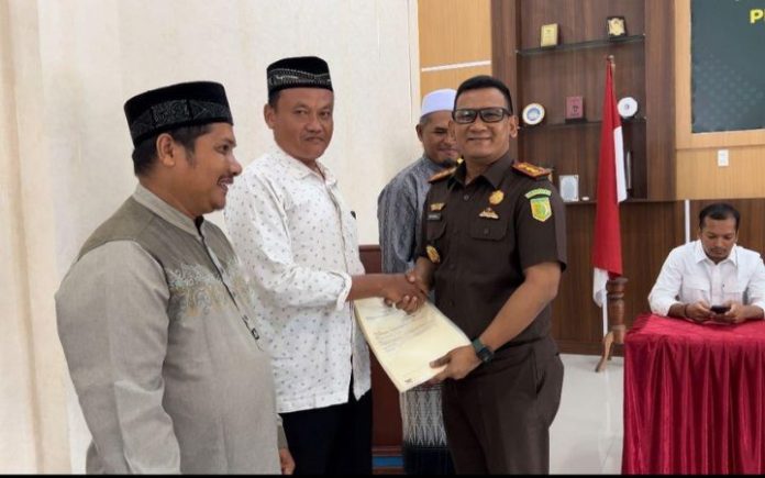 Wakaf Kejari Bireuen Banyak Ahli Waris Minta Kembali Tanah Wakaf