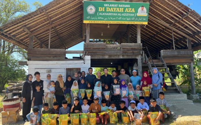 Ayo Kita Berbagi Salurkan 123 Paket Alat Tulis Untuk Anak Yatim