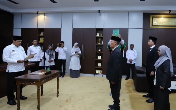 Rektor UIN Ar-Raniry Lantik Muhazar sebagai KTU Fakultas Sains dan Teknologi