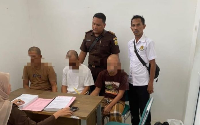 3 Tersangka Kasus Pencurian & Penadahan Diserahkan ke Kejari Pijay