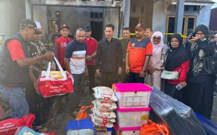 Bupati Aceh Barat Tarmizi Rumah ASN di Aceh Barat Terbakar, 1 Mobil dan 5 Sepeda Motor Hangus