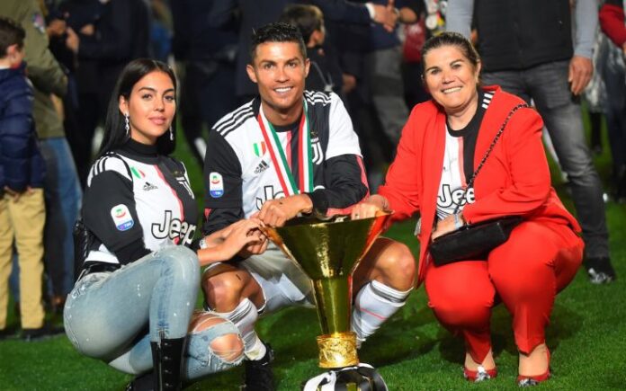 Ibu Kandung Ronaldo Belum Ucapkan Selamat untuk Georgina dan Putranya