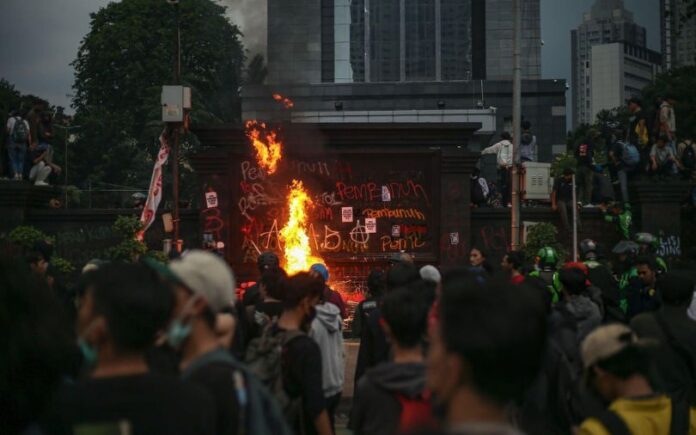 Peneliti CSIS Sebut Arogansi DPR Jadi Pemicu Gelombang Demo