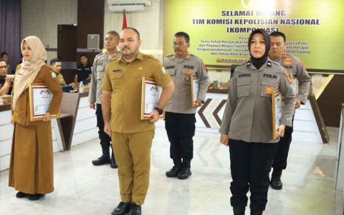 Polwan Penjaga Damai Helsinki Dapat Penghargaan Kompolnas