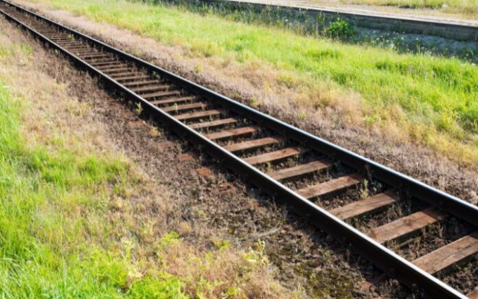 Rayap Besi Beraksi di Siantar, Curi 112 Besi Penambat Rel KAI