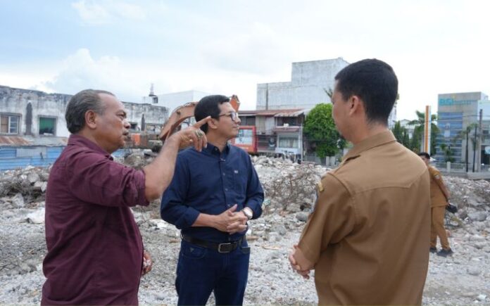 Ketua DPRK Banda Aceh Pasar Aceh Irwansyah Minta Rekanan Kebut Pembongkaran Pasar Aceh