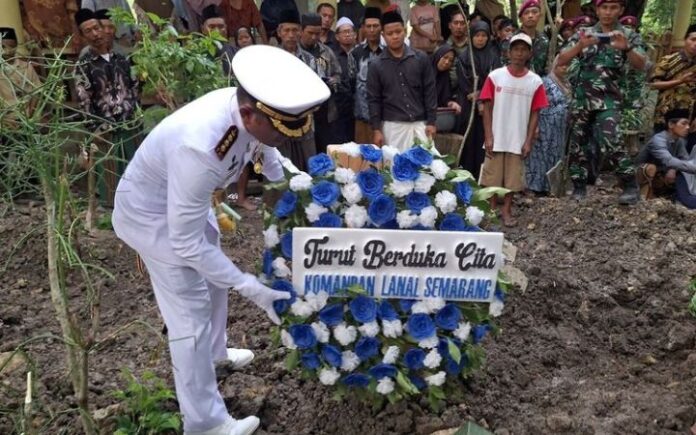 Prajurit Marinir Gugur Saat Latihan Terjun Payung HUT ke-80 TNI