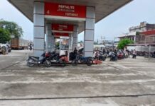 Pertamina Kesulitan Pasok BBM ke Bireuen dan Wilayah Tengah Aceh BBM Langka, Warga Bireuen Antre Berjam-jam Tanpa Kepastian Pertamina kesulitan