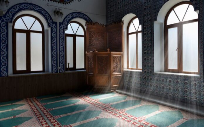 Menyoal Larangan Tidur di Masjid Agung Sibolga