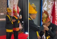 Tito Karnavian Terima Anugerah Panglima Hukom Nanggroe dari Wali Nanggroe Tito Karnavian Terima Anugerah Panglima Hukom Nanggroe dari Wali Nanggroe