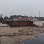 Jembatan Meureudu Putus, Jalur Utama Banda Aceh–Medan Lumpuh Total Jembatan Meureudu Putus, Jalur Utama Banda Aceh–Medan Lumpuh Total