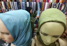Waduh! Harga Jilbab Impor dari Cina Hanya Rp3000 harga jilbab impor dari cina