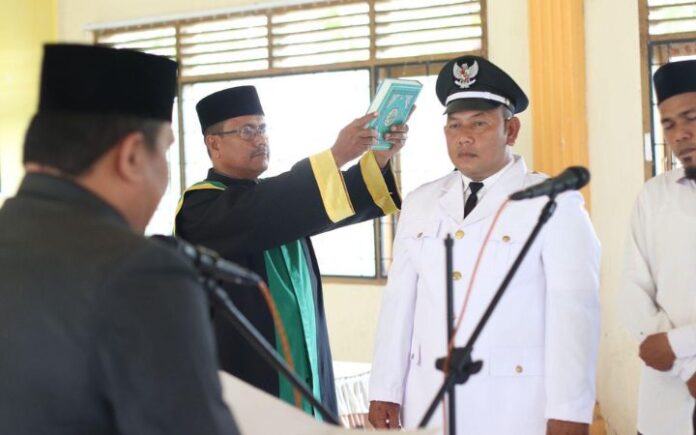 Husnul Fuadi Dilantik Jadi Keuchik Krueng Manyang