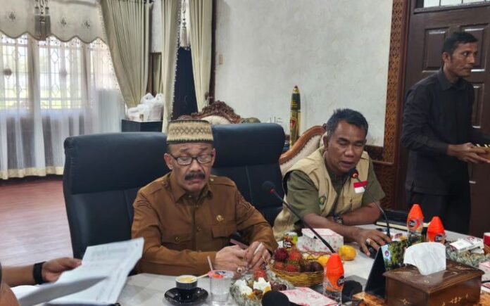 Bupati Sarjani Bupati Pidie Minta Warga Diminta Tidak Termakan Hoaks Usai Banjir