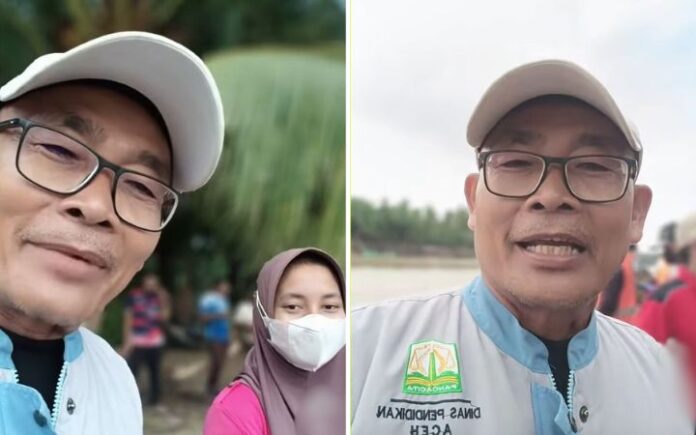 Kacabdin Bireuen Arungi Sungai Antar Bantuan Untuk Guru Terdampak Banjir