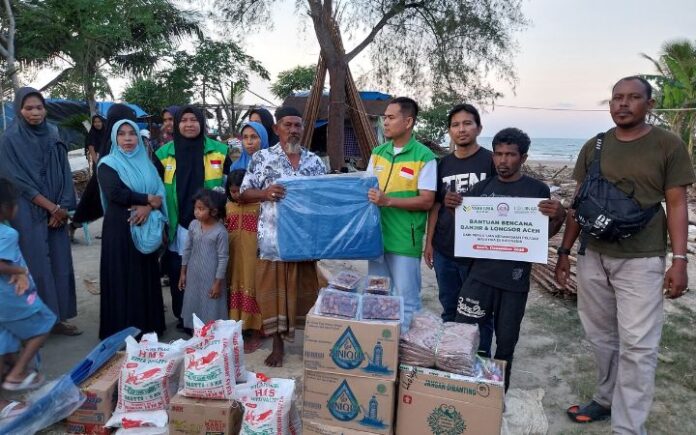 Mahasiswa Malaysia UIN Ar-Raniry Mahasiswa Malaysia di UIN Ar-Raniry Salurkan Bantuan untuk Korban Banjir di Aceh Utara