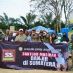 Waroeng Spesial Sambal Bagikan Makanan Siap Saji & Bantuan di Tamiang Waroeng Spesial Sambal Bagikan Makanan Siap Saji & Bantuan di Tamiang