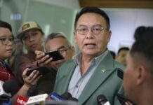 Pengibaran Bendera Bintang Bulan Jangan Disikapi dengan Kekerasan Pengibaran Bendera Bintang Bulan Jangan Disikapi dengan Kekerasan