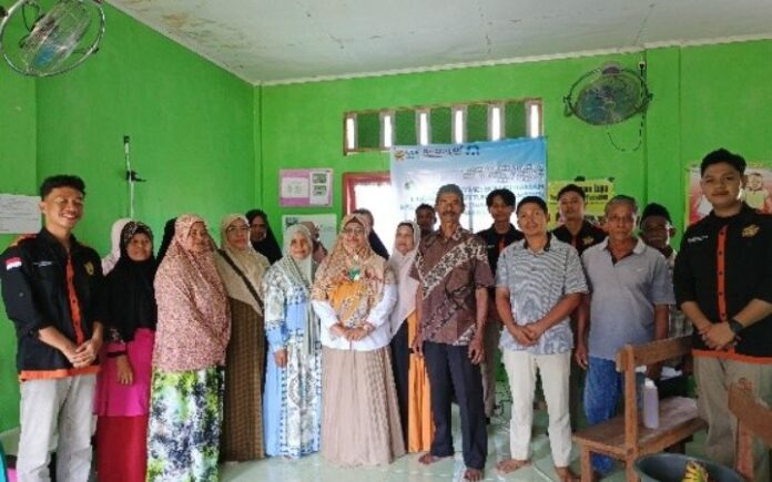 USK Kembangkan Inovasi Eco Enzyme Redam Bau Kandang Itik