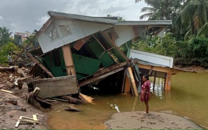 Kondisi Ulee Rubek Barat, Kecamatan Seunuddon, Aceh Utara. 25 Rumah Warga Ulee Rubek Barat Aceh Utara Hancur Diterjang Banjir Tolong Selamatkan Rakyat Aceh!