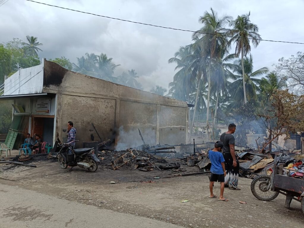 1 Unit Rumah di Teupin Mane Ludes Dilalap Api