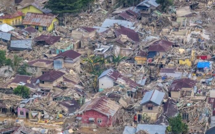 Guru Besar Aceh Diminta Desak Presiden Tetapkan Banjir Aceh sebagai Bencana Nasional PDIP Dorong Banjir Sumatra Ditetapkan Sebagai Bencana Nasional Hak Atas Informasi Kebencanaan, Refleksi Bencana Hidrometeorologi Aceh