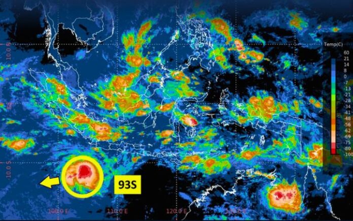 Bibit Siklon Tropis Terpantau di Samudra Hindia, Ancam Jawa Hingga NTB